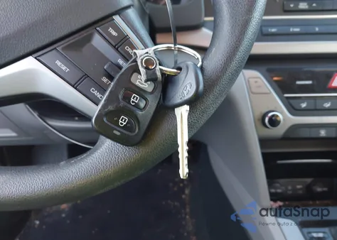 2017 Hyundai Elantra Se из США, поврежденный, VIN KMHD74LF9HU330580